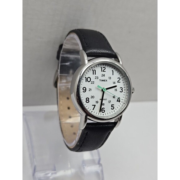 Timex Weekender Indiglo 31mm White Dial Black Leather 24 Hour Quartz New Battery - Picture 3 of 14
